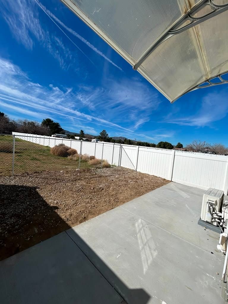 Palmdale House: 9755 E Ave Q-4