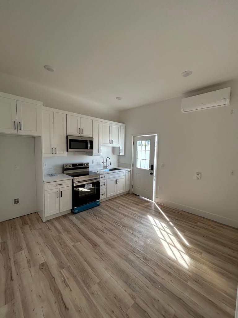 Palmdale House: 9755 E Ave Q-4