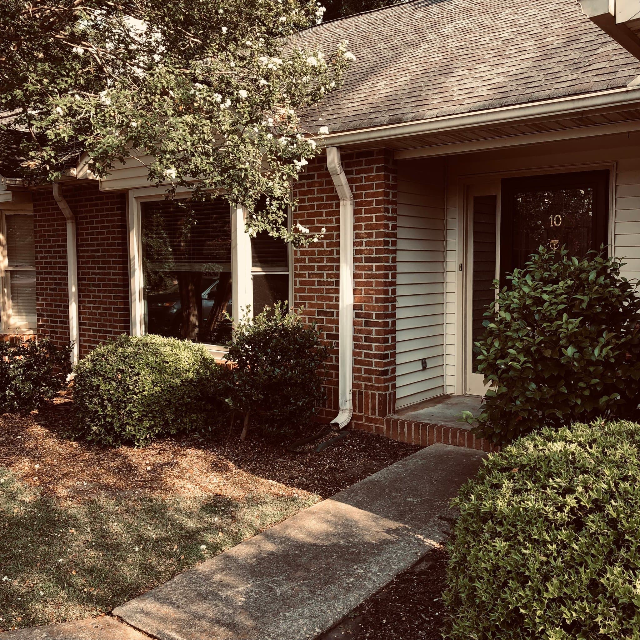 Greenwood Townhome: 313 Grace Street