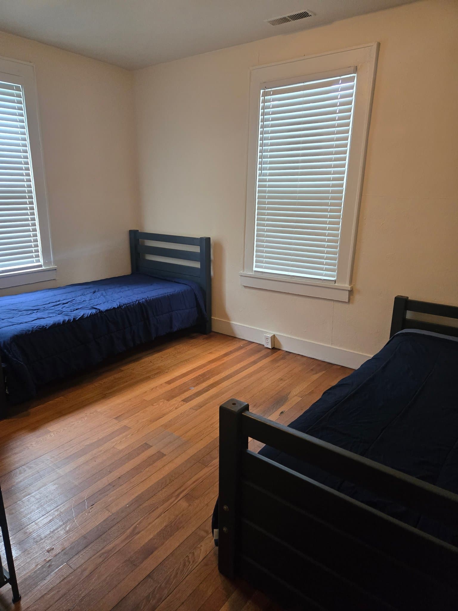 North Charleston House: 2932 Alabama Dr