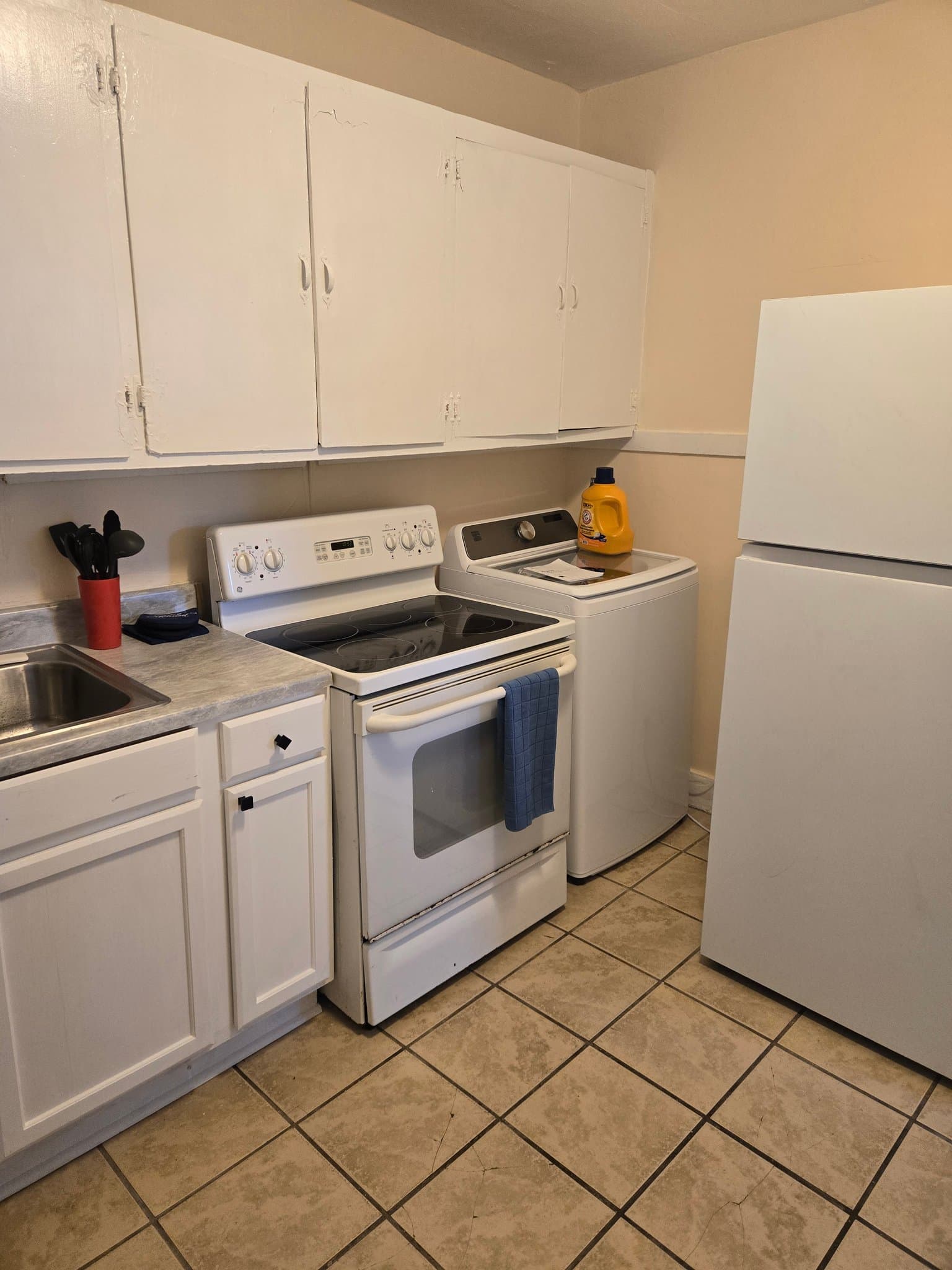 North Charleston House: 2932 Alabama Dr