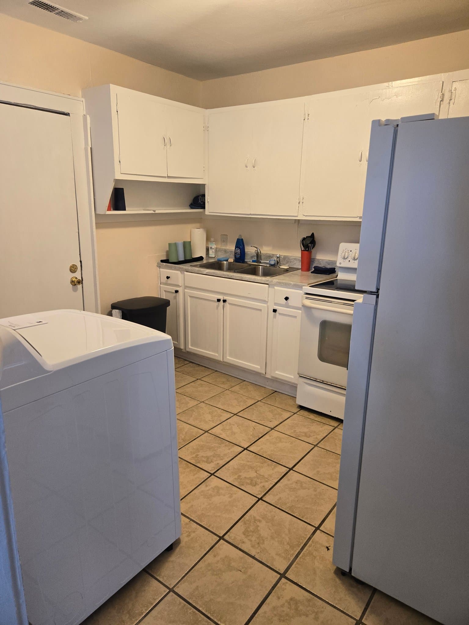North Charleston House: 2932 Alabama Dr