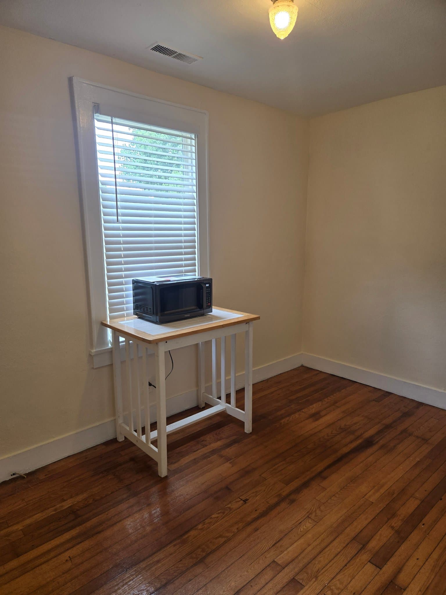 North Charleston House: 2932 Alabama Dr
