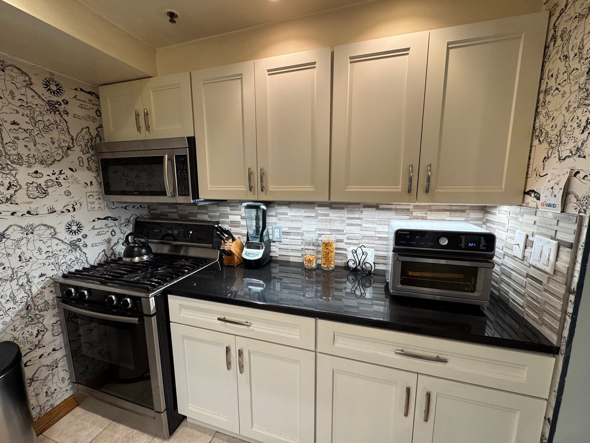 Hoboken House: 72 Park Ave