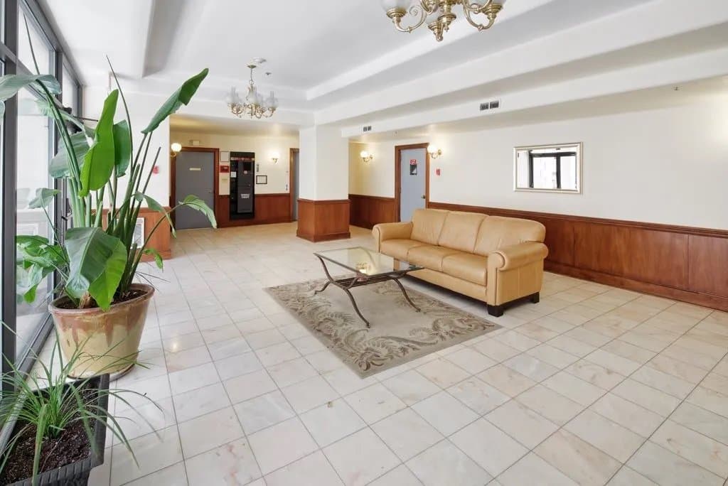 Hoboken House: 72 Park Ave