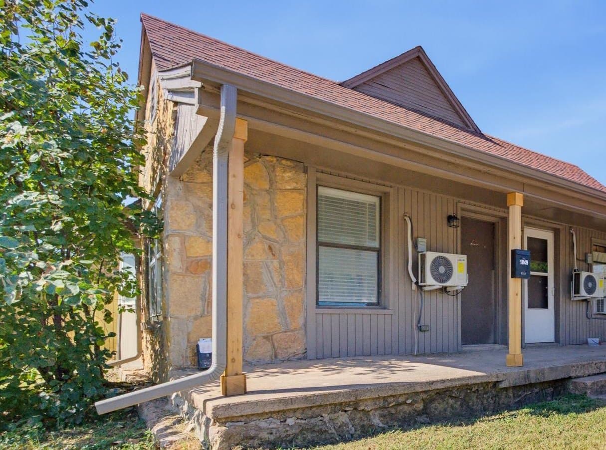 Abilene Townhome: 1849 S 14th St