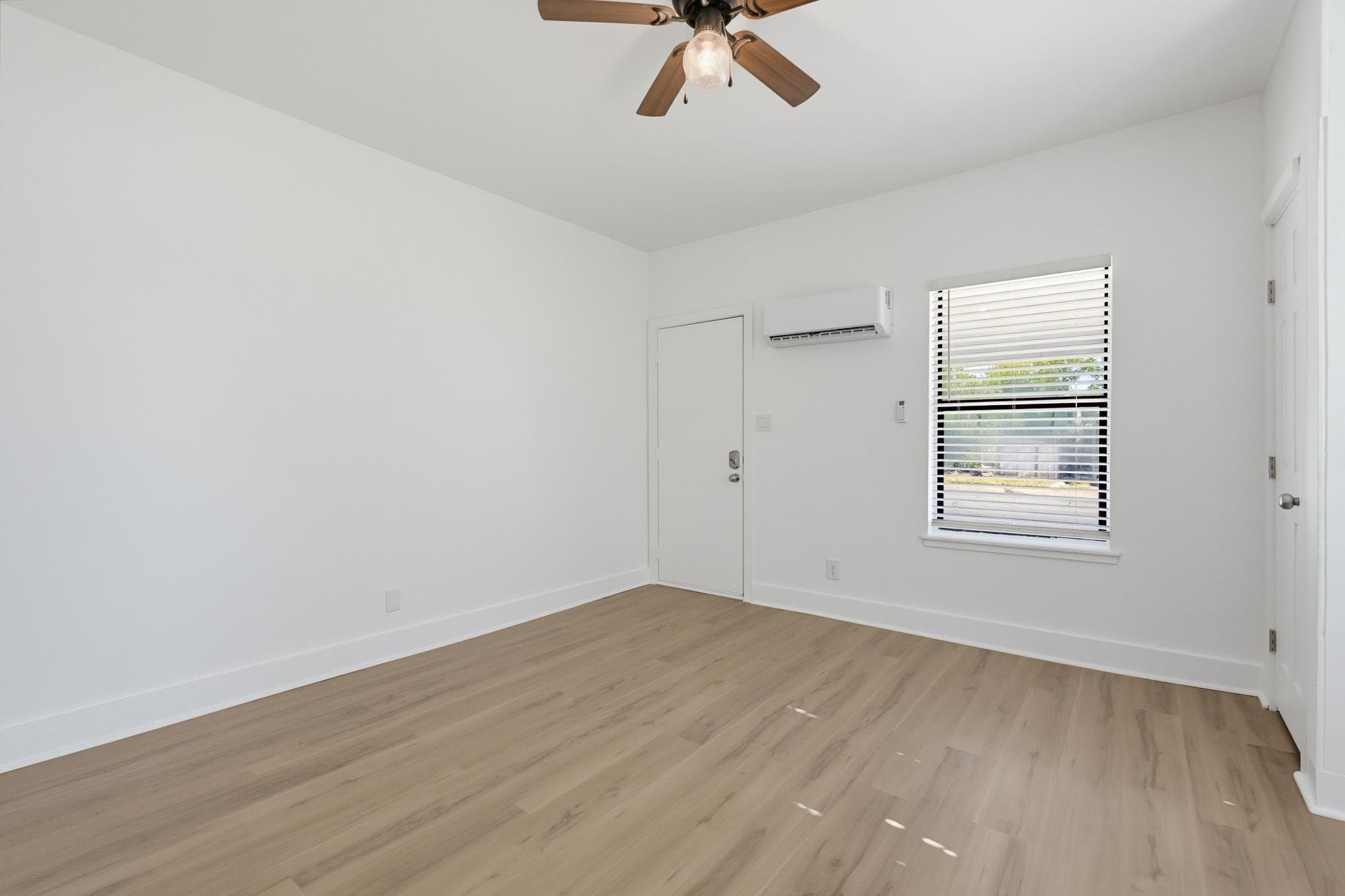 Abilene Townhome: 1849 S 14th St