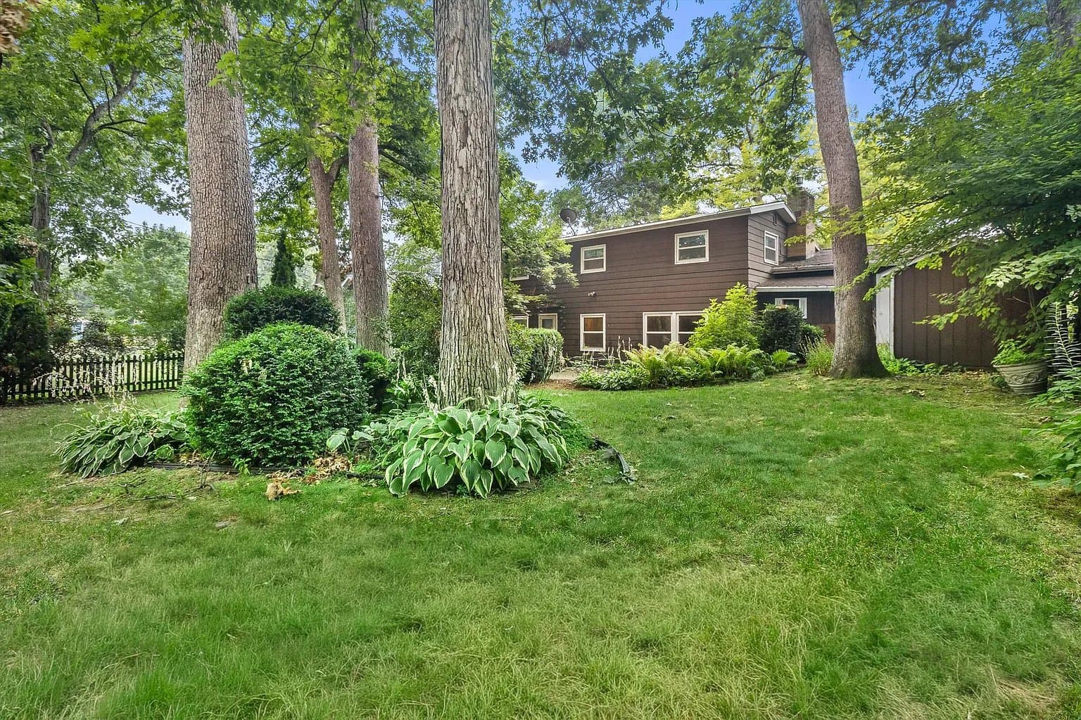 Monona House: 6208 West Gate Road