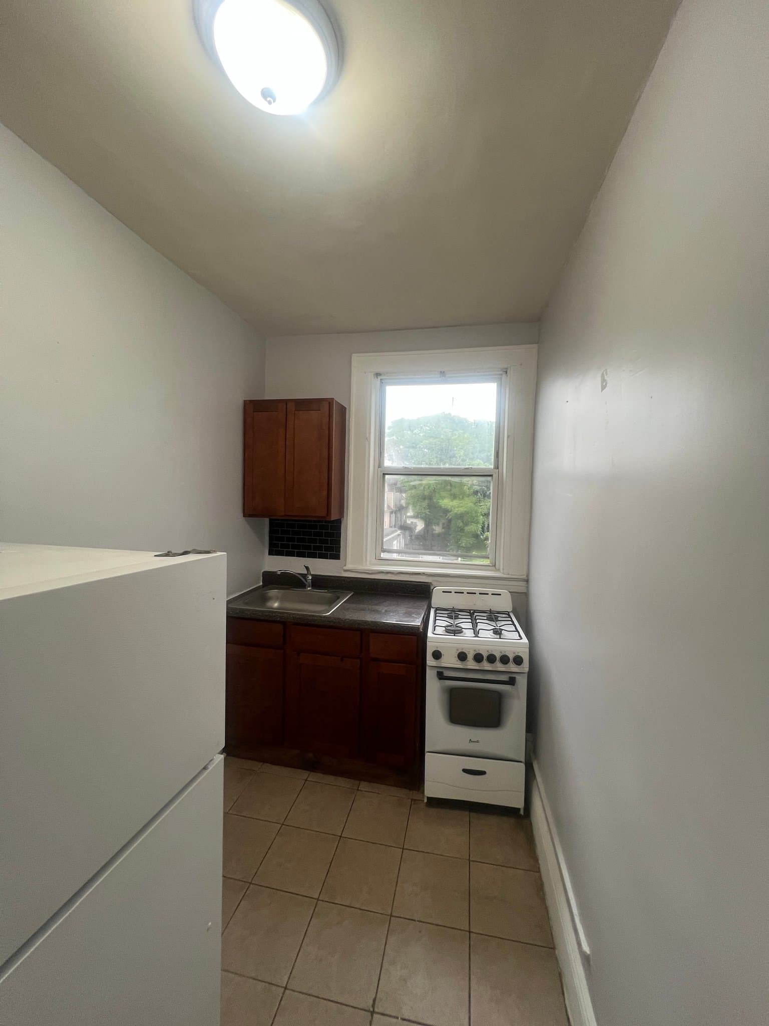 East Orange House: 4 Eaton Place