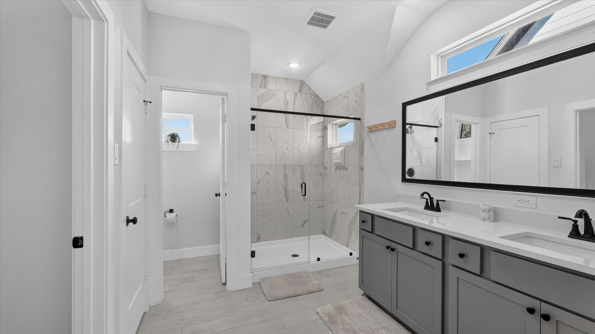 Cypress Single Room: 15135 Colorado Bend Park Dr
