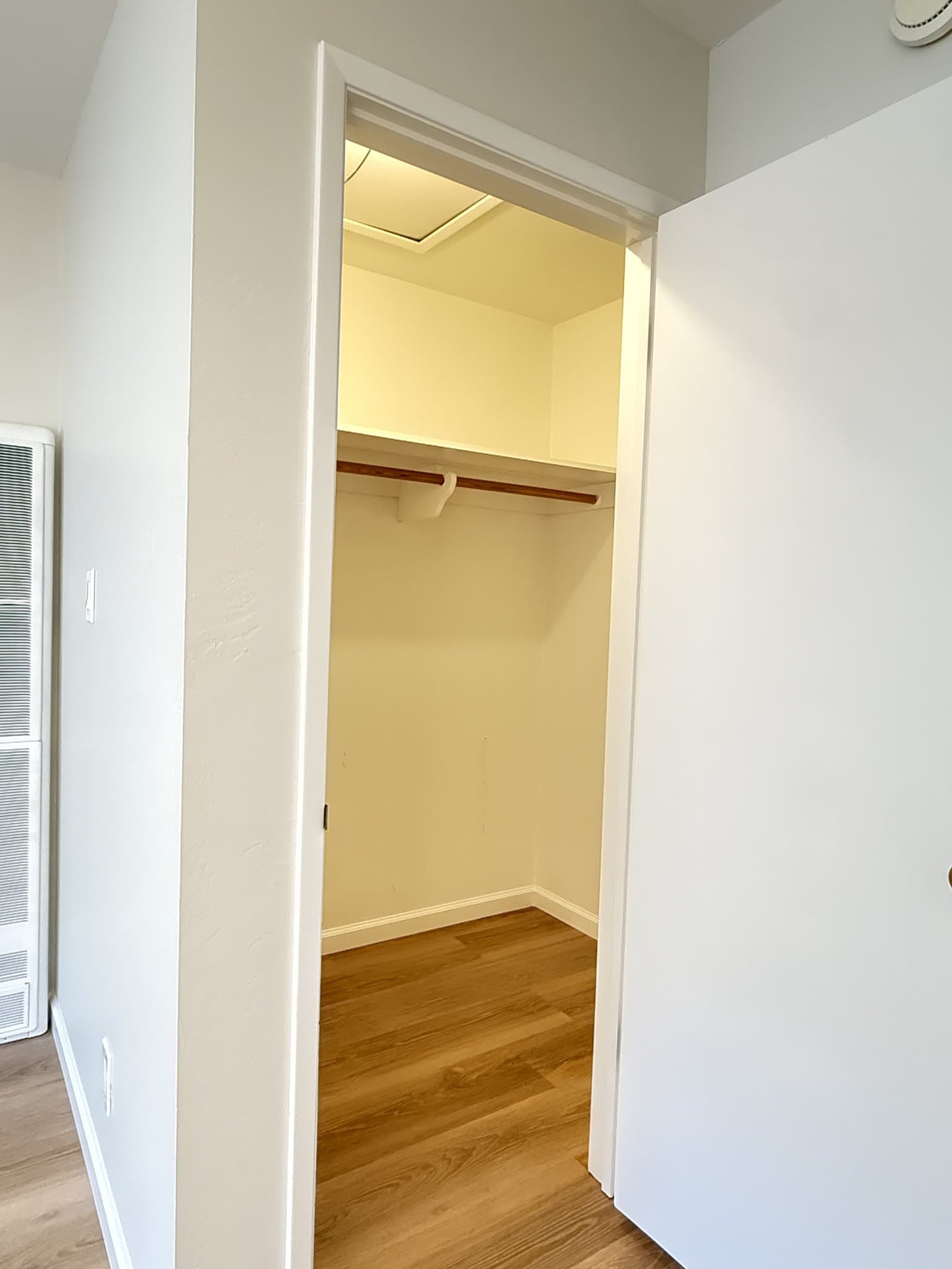 Walnut Creek Apartment: 140 Village Ct.