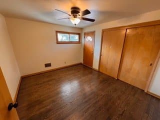 South Milwaukee House: 902 Lakeview Ave