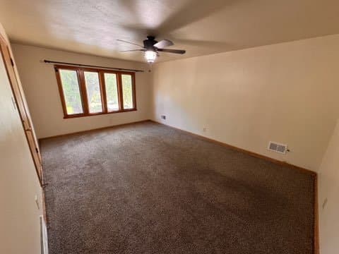 South Milwaukee House: 902 Lakeview Ave