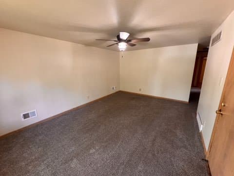 South Milwaukee House: 902 Lakeview Ave