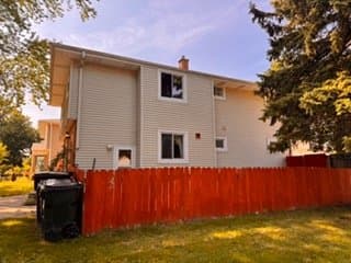 South Milwaukee House: 902 Lakeview Ave