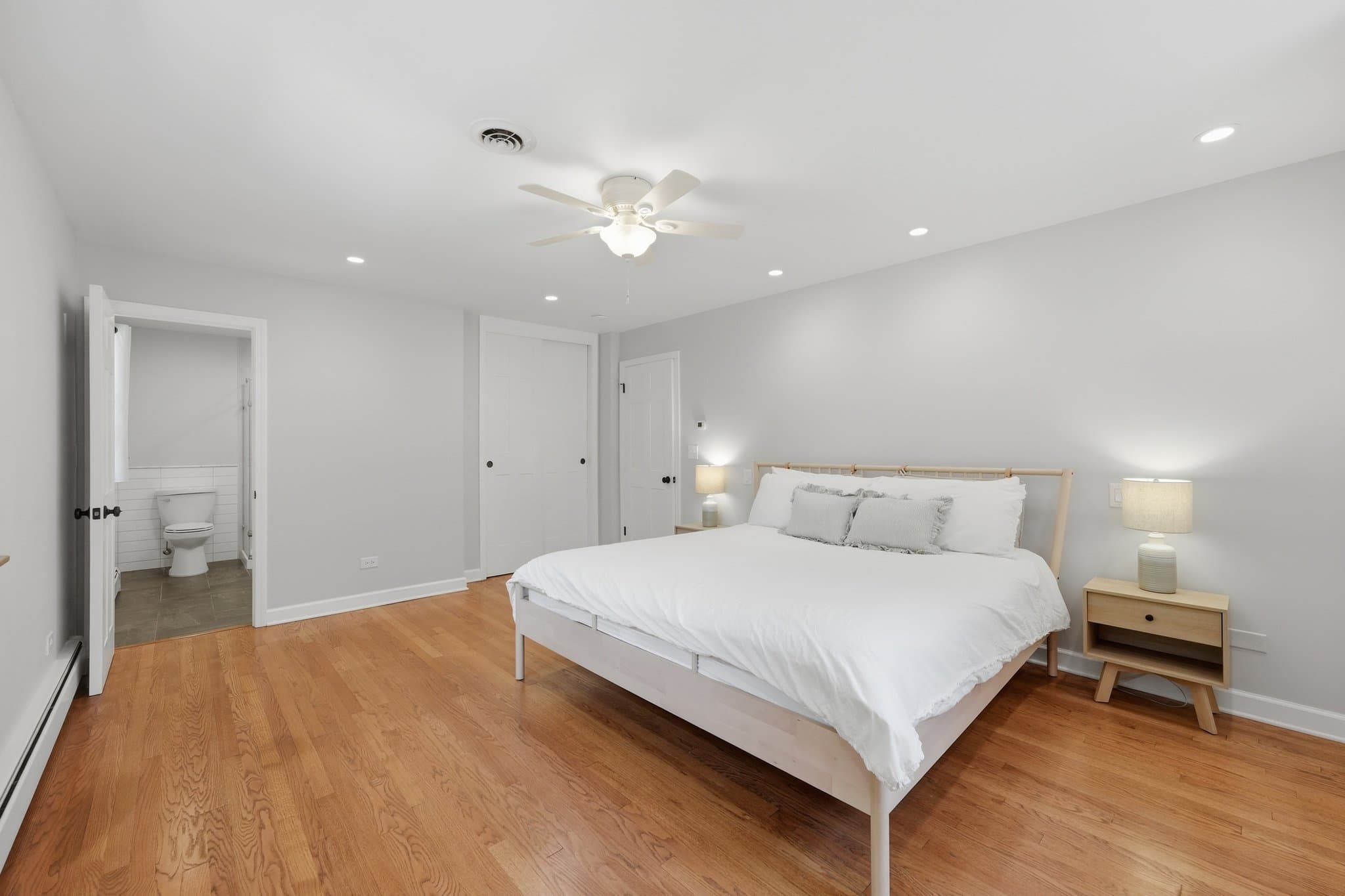 Palatine House: 317 E Forest Ln