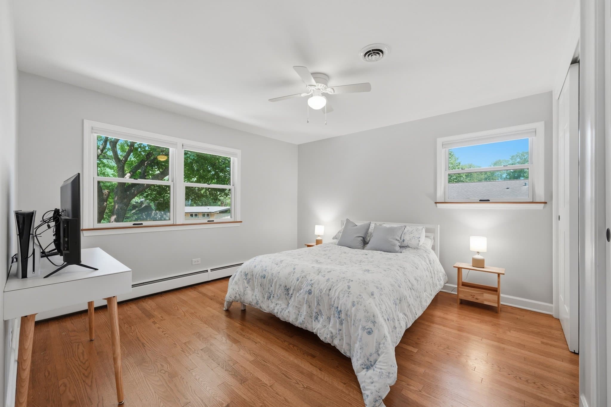 Palatine House: 317 E Forest Ln