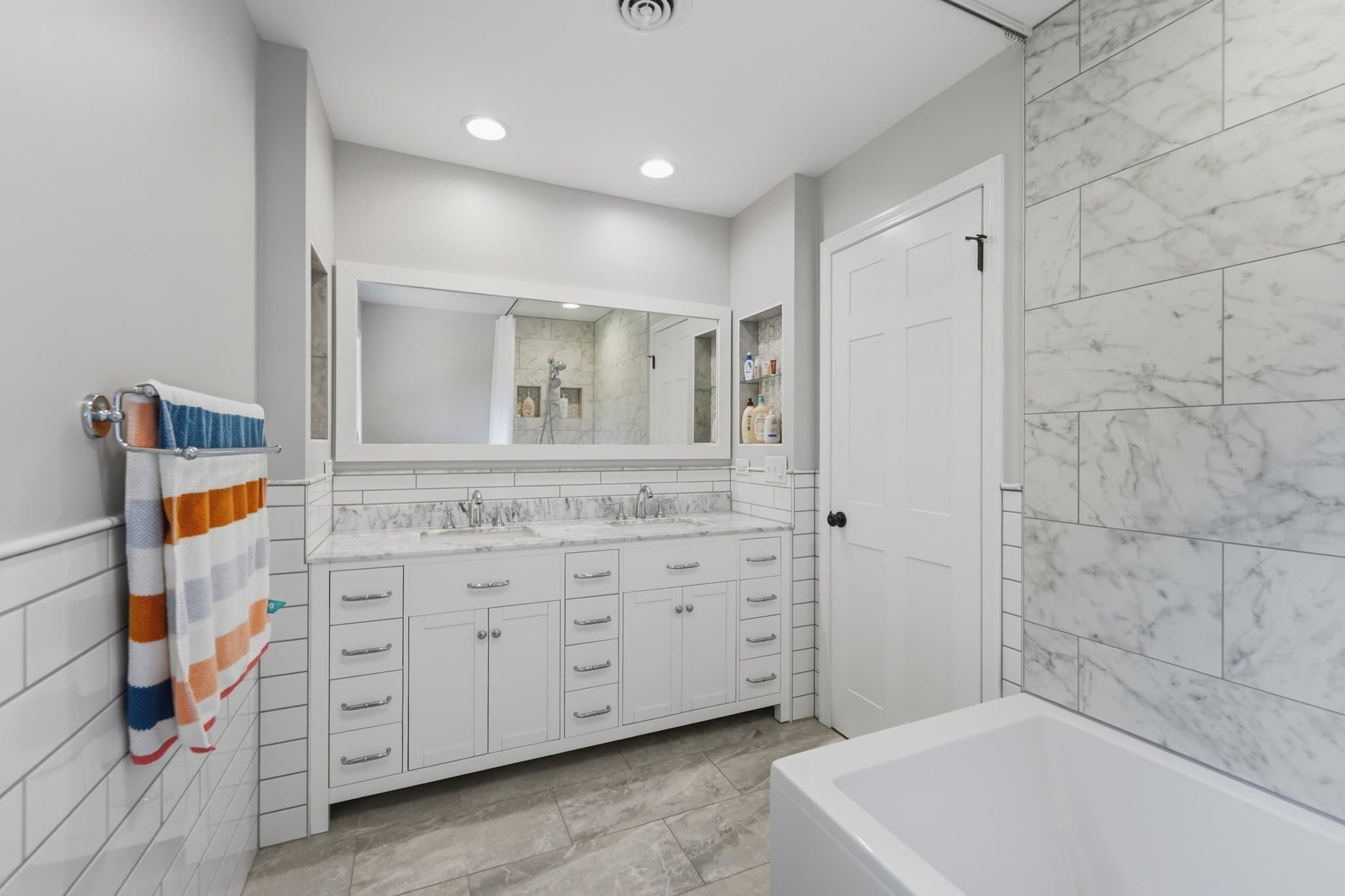 Palatine House: 317 E Forest Ln