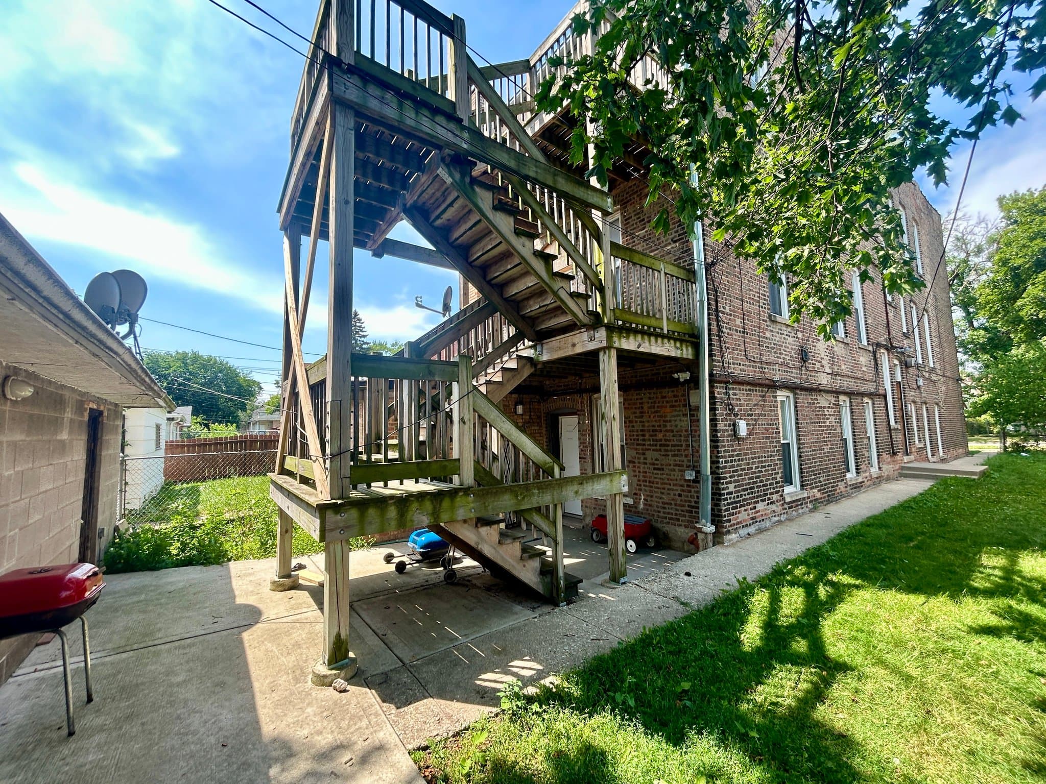 Chicago Apartment: 735 E 88th