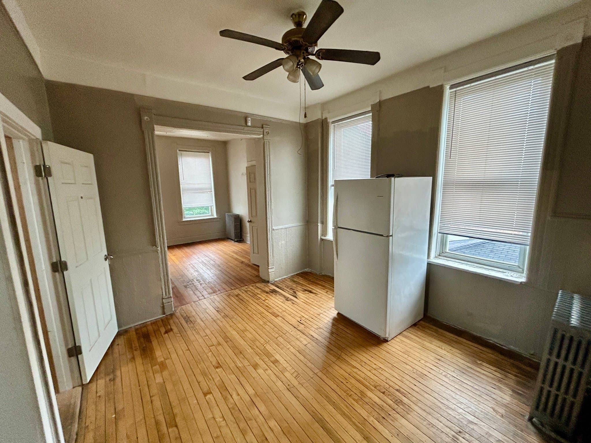 Chicago Apartment: 735 E 88th