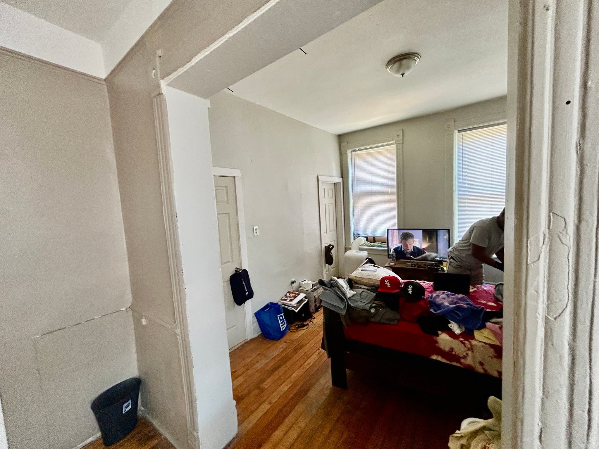 Chicago Apartment: 735 E 88th