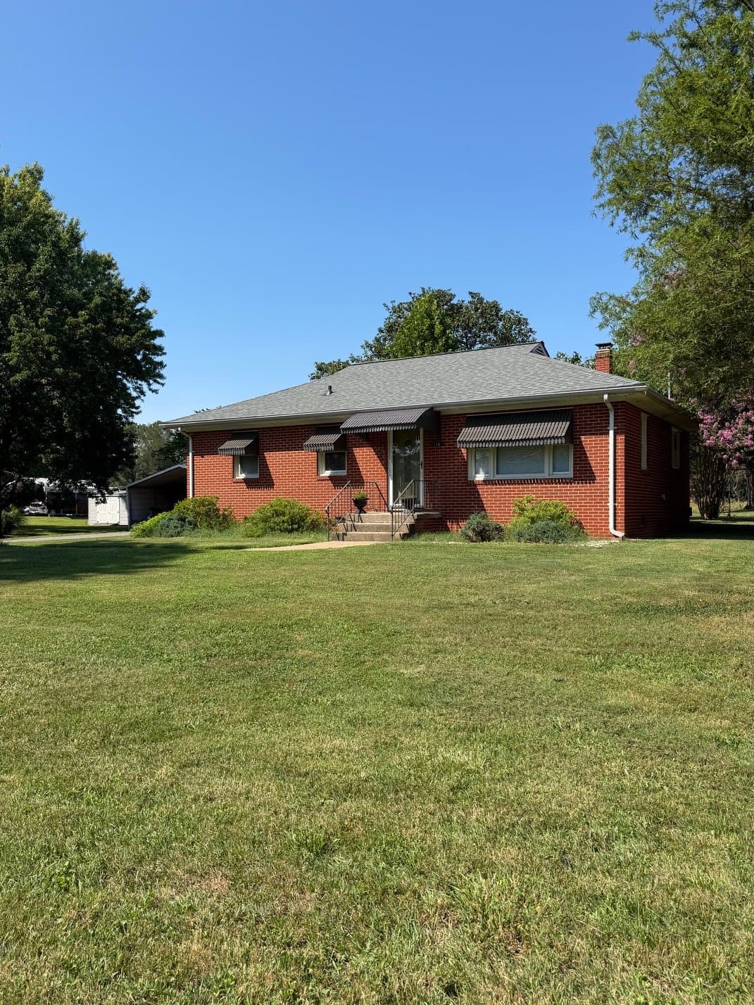 Henrico House: 518 E Washington St