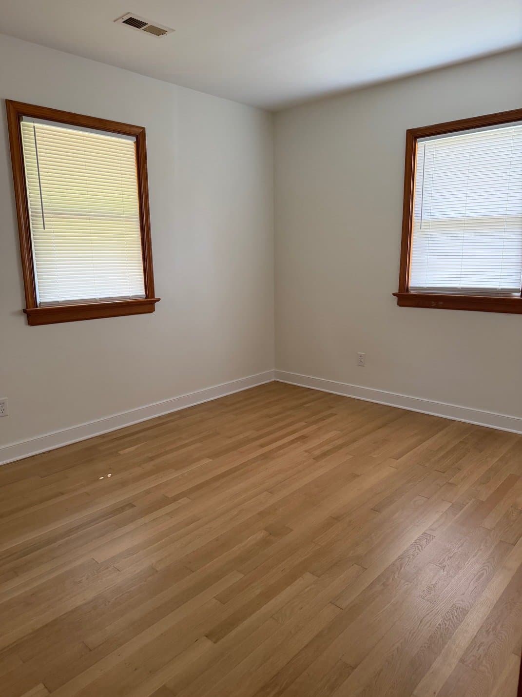Henrico House: 518 E Washington St