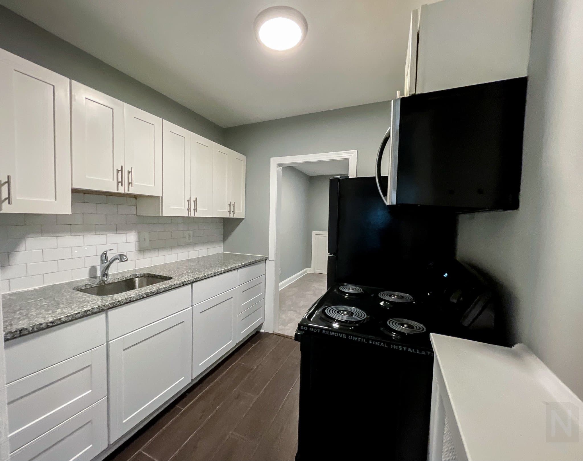 Washington Apartment: 816 Taylor Street NE