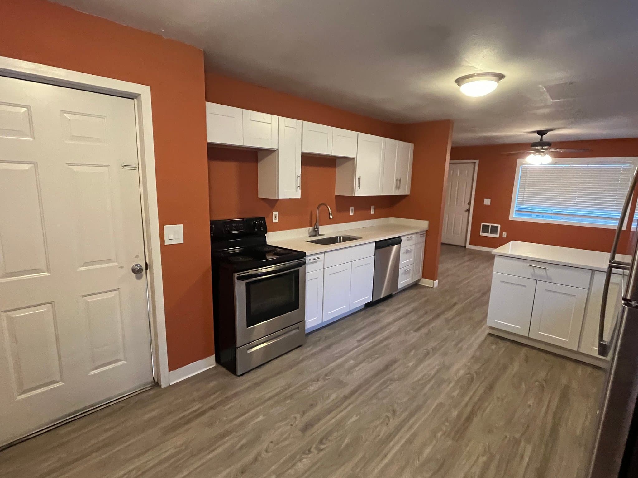 The Dalles Multiplex: 1106 Emerson Dr