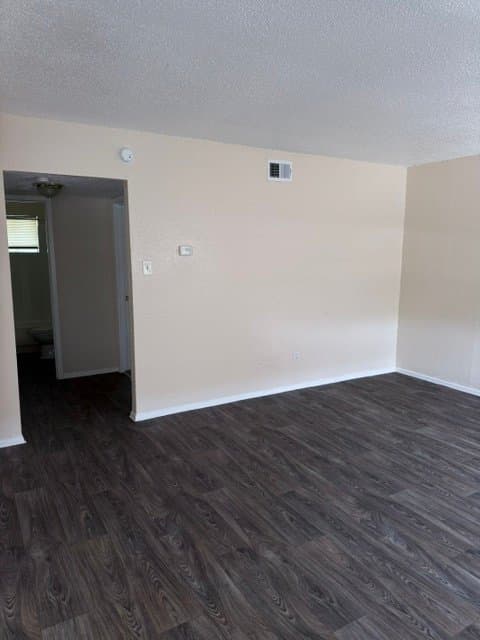 San Antonio Apartment: 8207 Landing Ave