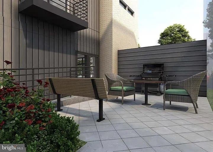 Washington Condo: 1016 17th pl ne