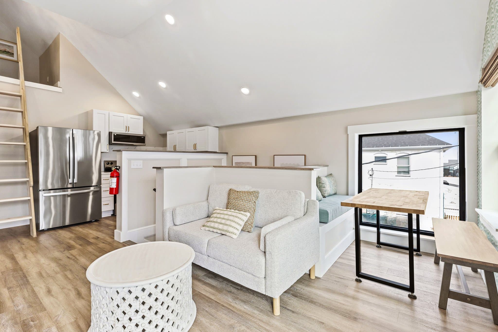Hampton House: 2 M Street