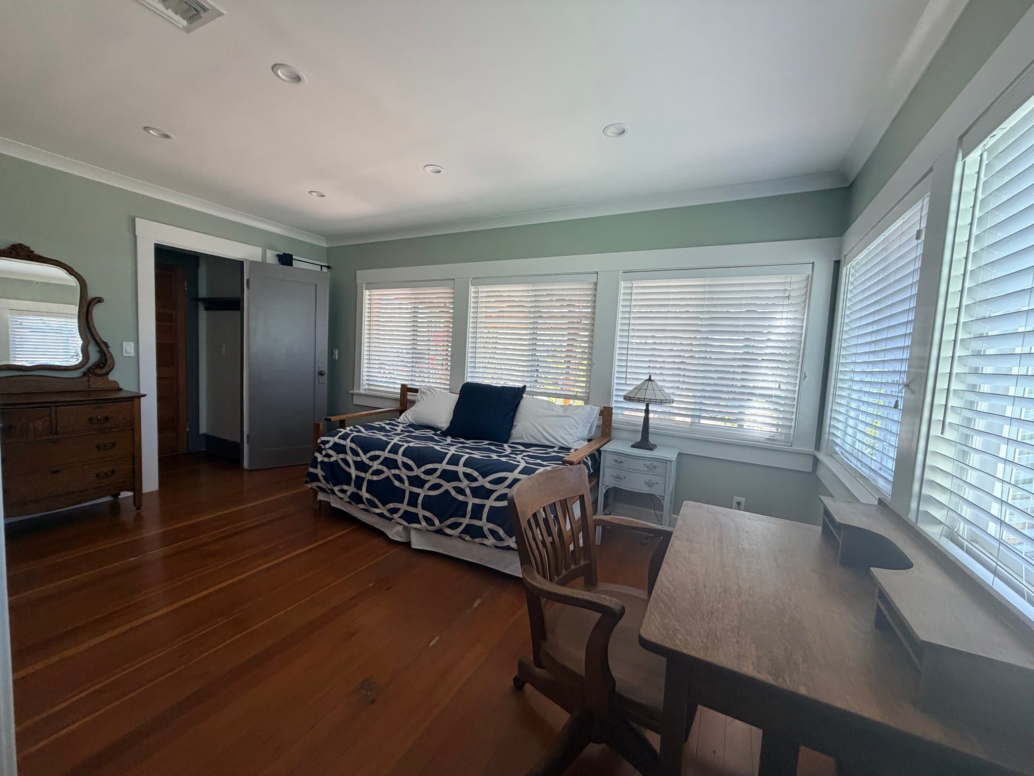 Tucson House: 921 W Alameda St
