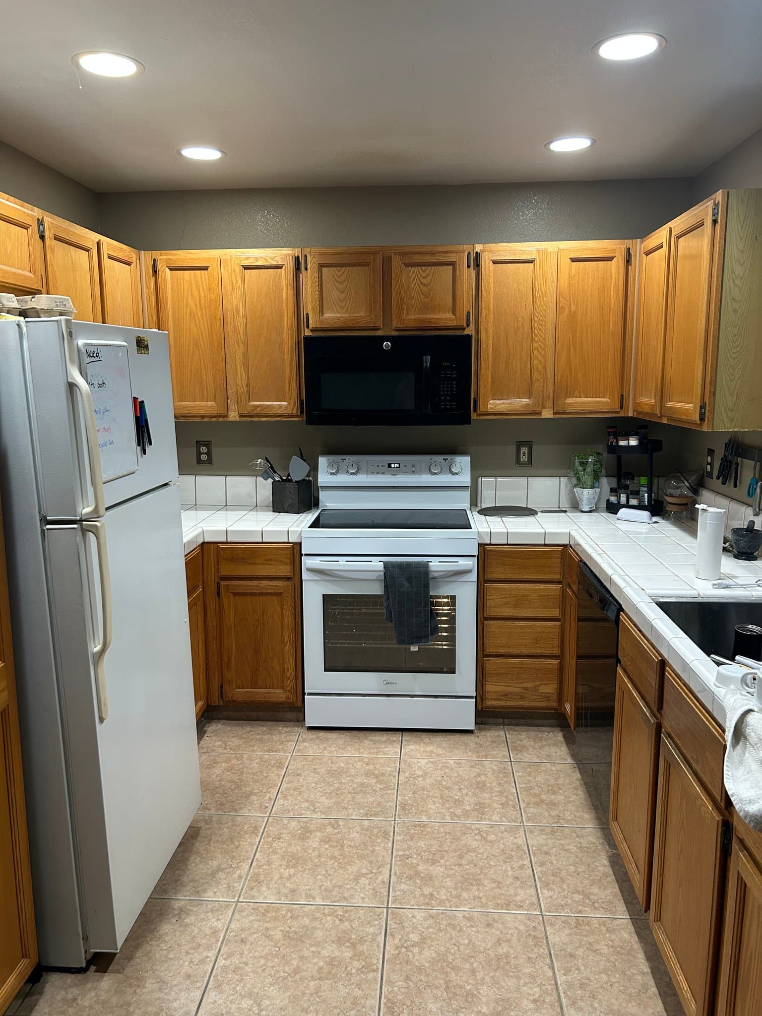 Bakersfield Single Room: 9110 Sonoma Way