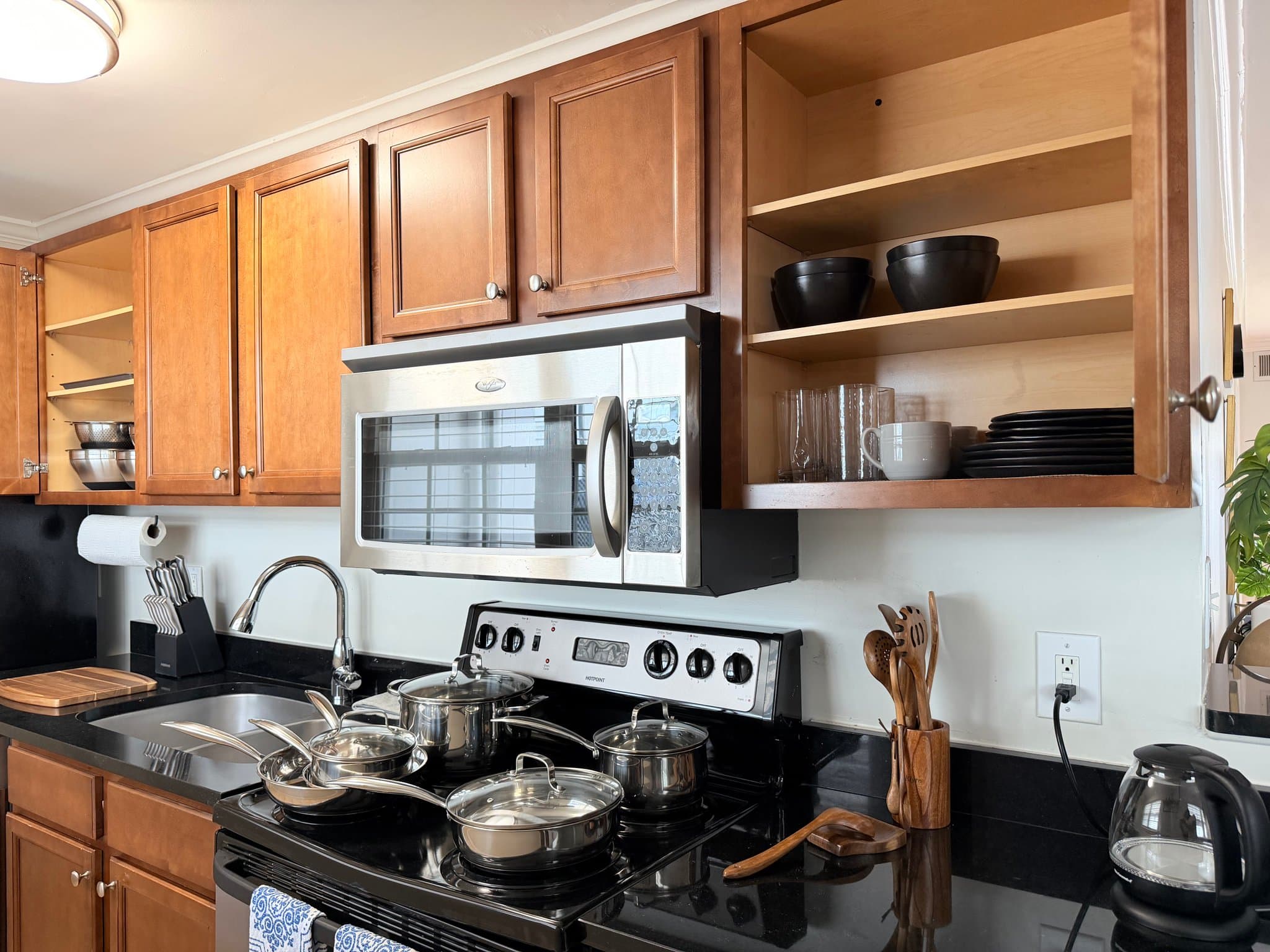 Atlanta Condo: 897 N Highland Ave NE
