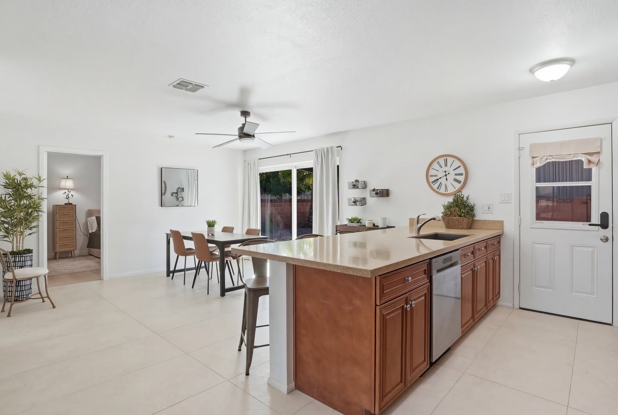 Tempe Single Room: 313 E Riviera Dr