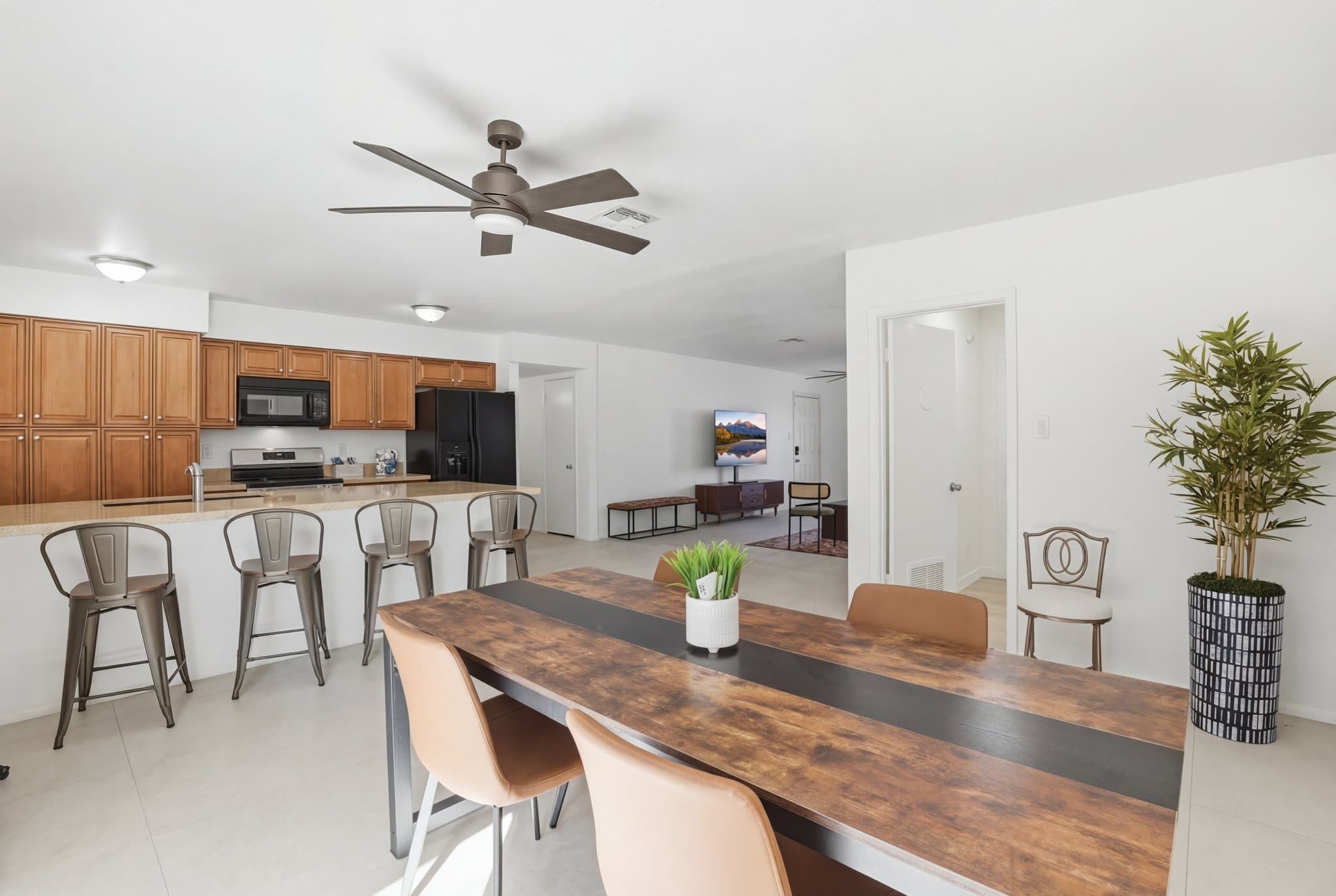 Tempe Single Room: 313 E Riviera Dr