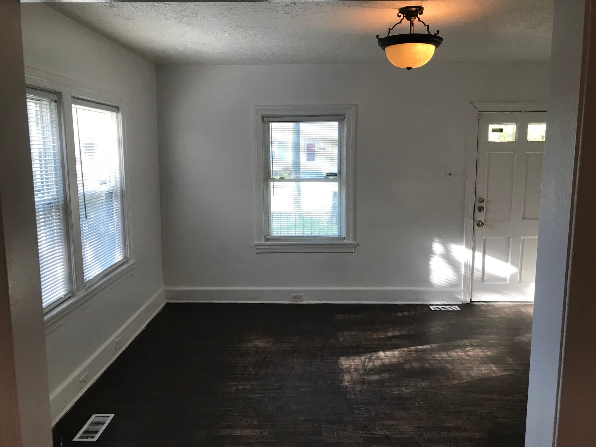 Goldsboro House: 1102 East Elm st
