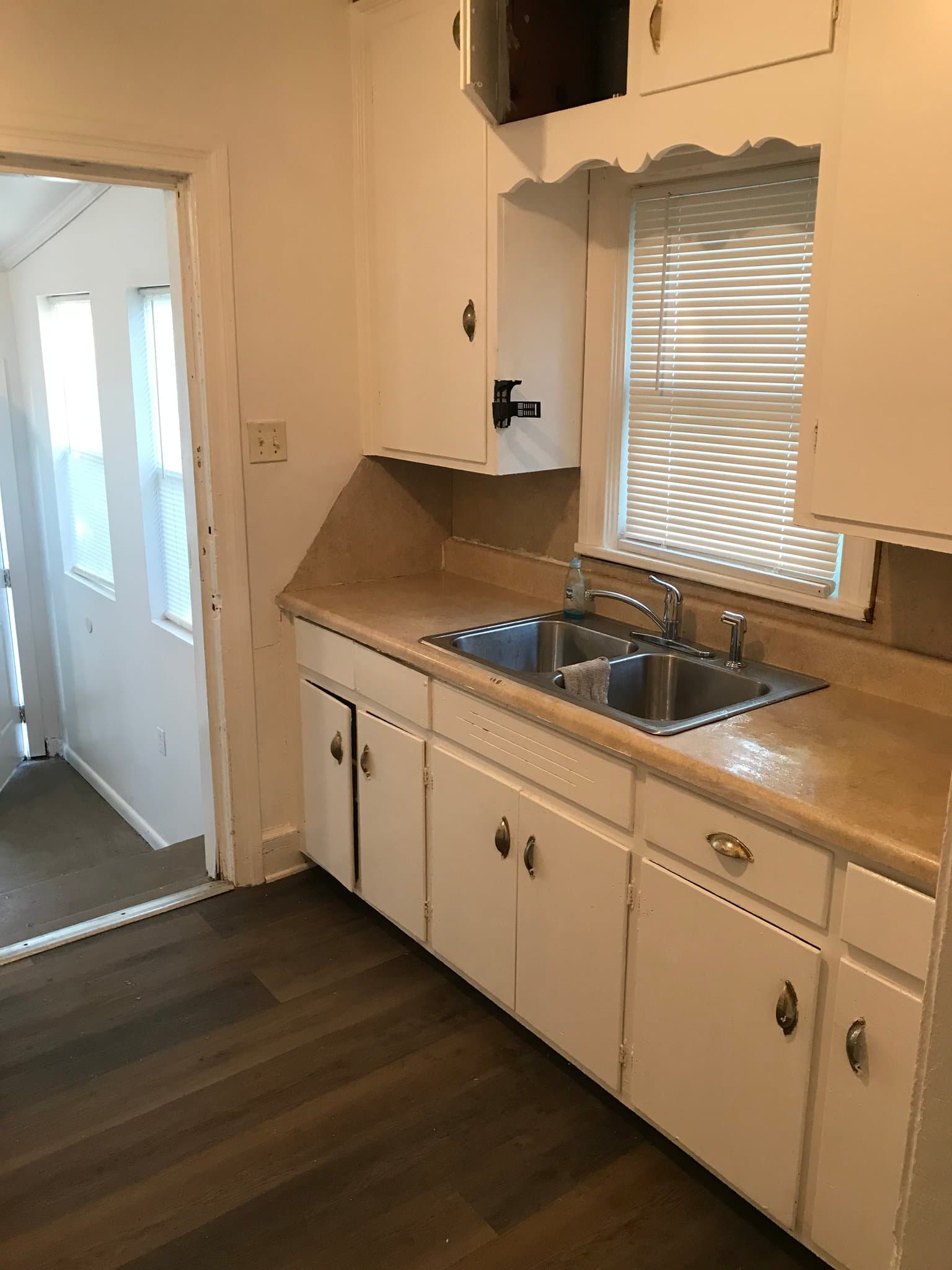 Goldsboro House: 1102 East Elm st