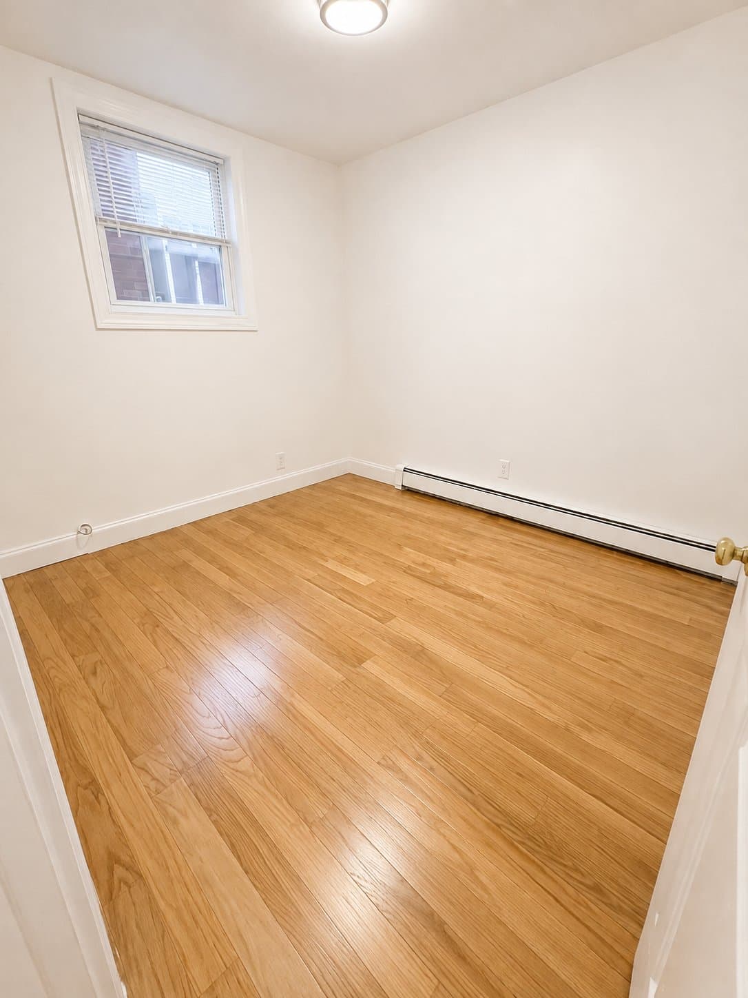 Guttenberg Apartment: 140 71st St
