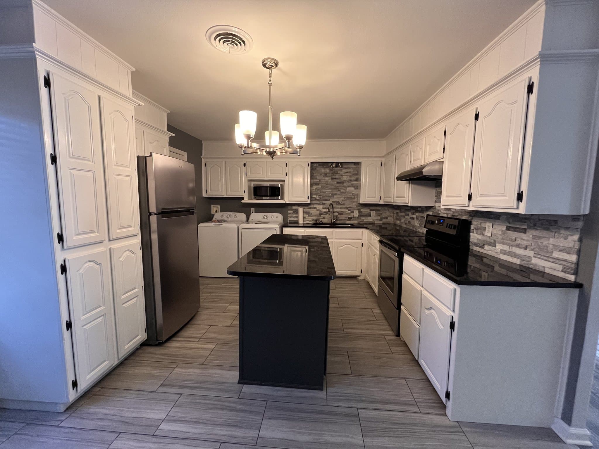 Levelland House: 103 Detroit Ave