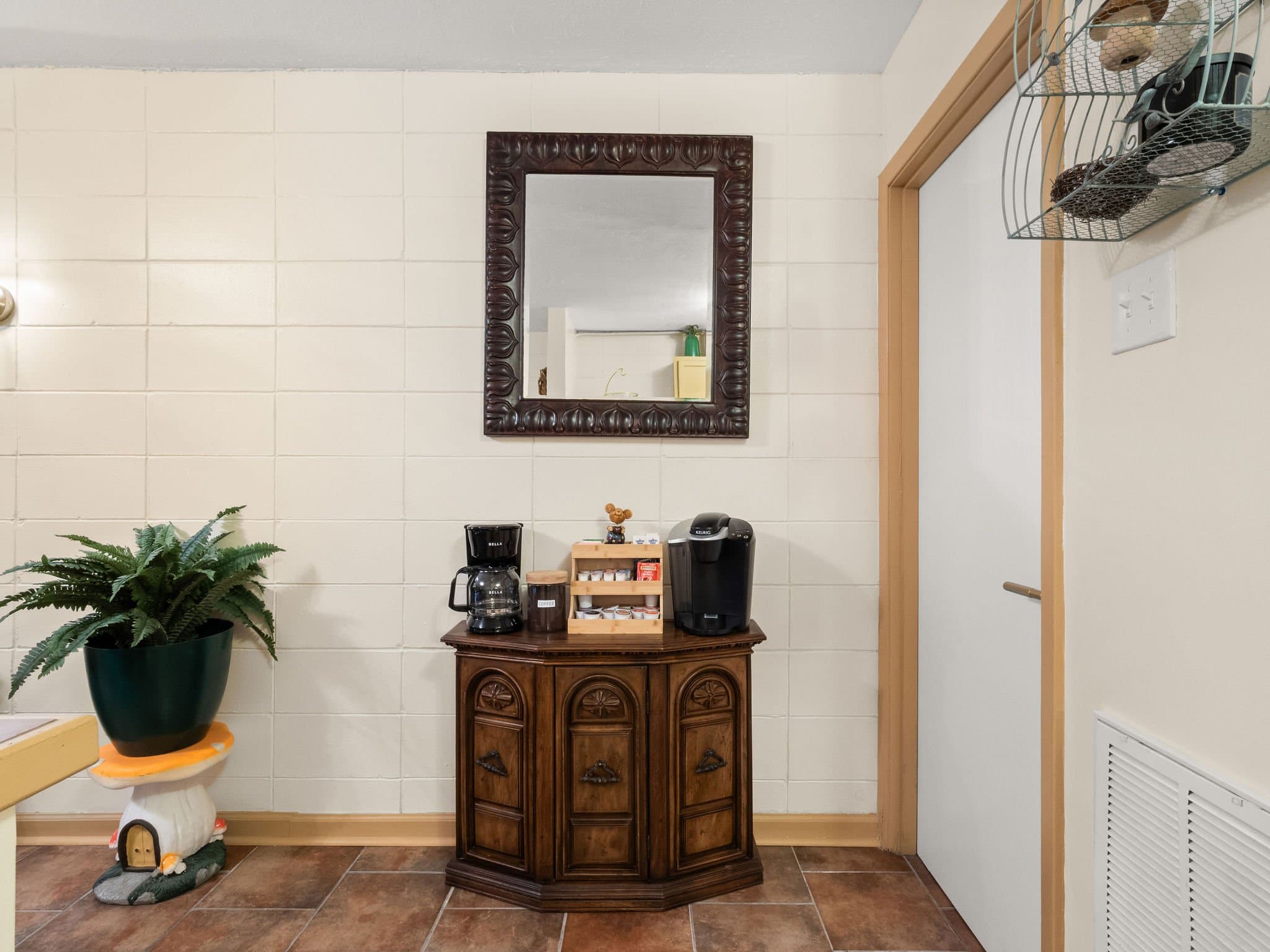 Lake Charles Apartment: 710 Iris St