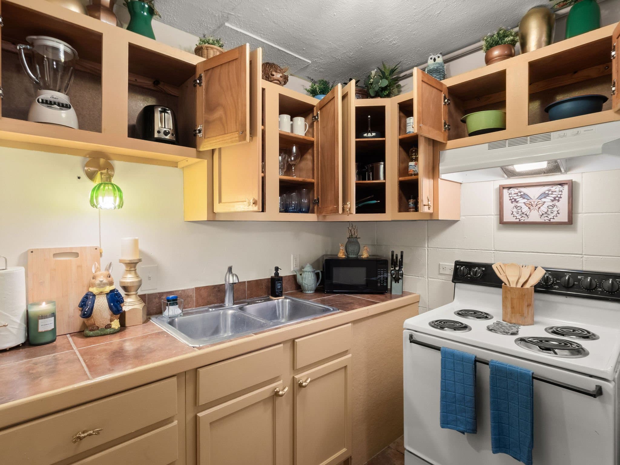 Lake Charles Apartment: 710 Iris St