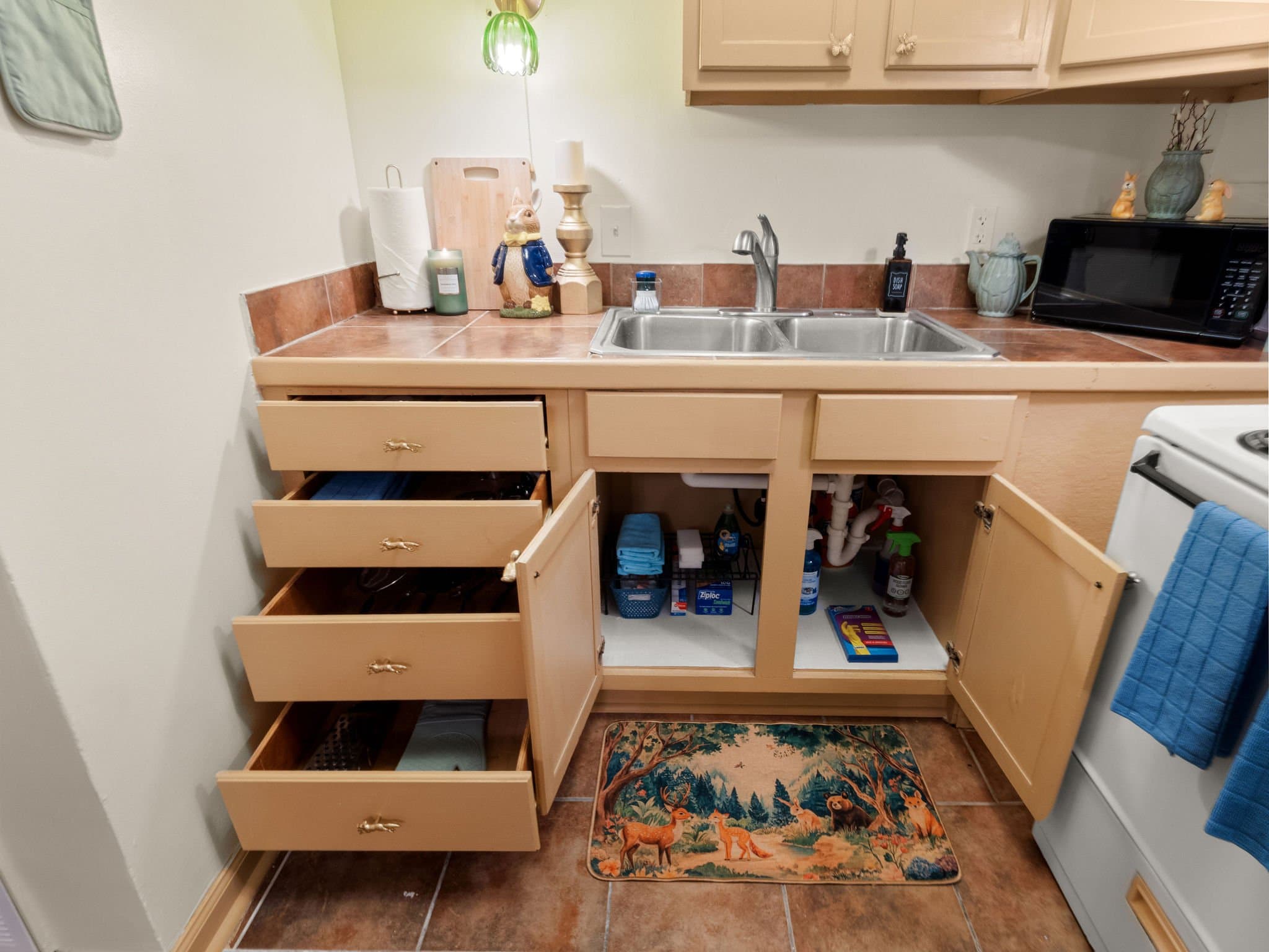 Lake Charles Apartment: 710 Iris St