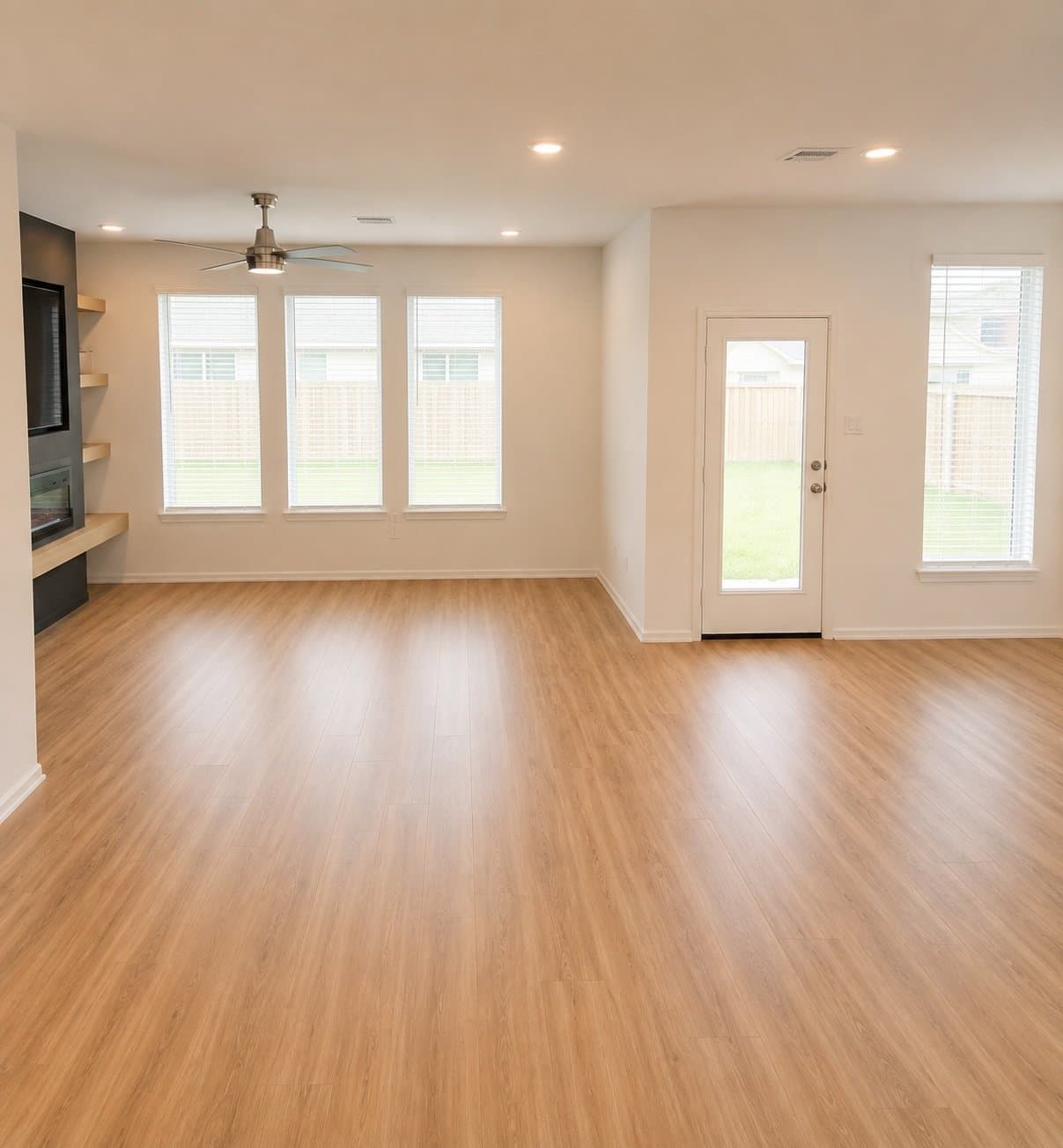 New Caney House: 19118 Pegara Manor Dr
