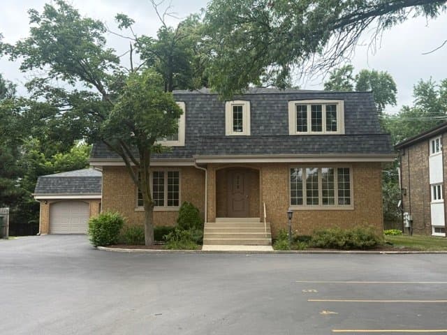 La Grange Multiplex: 522 S La Grange Rd