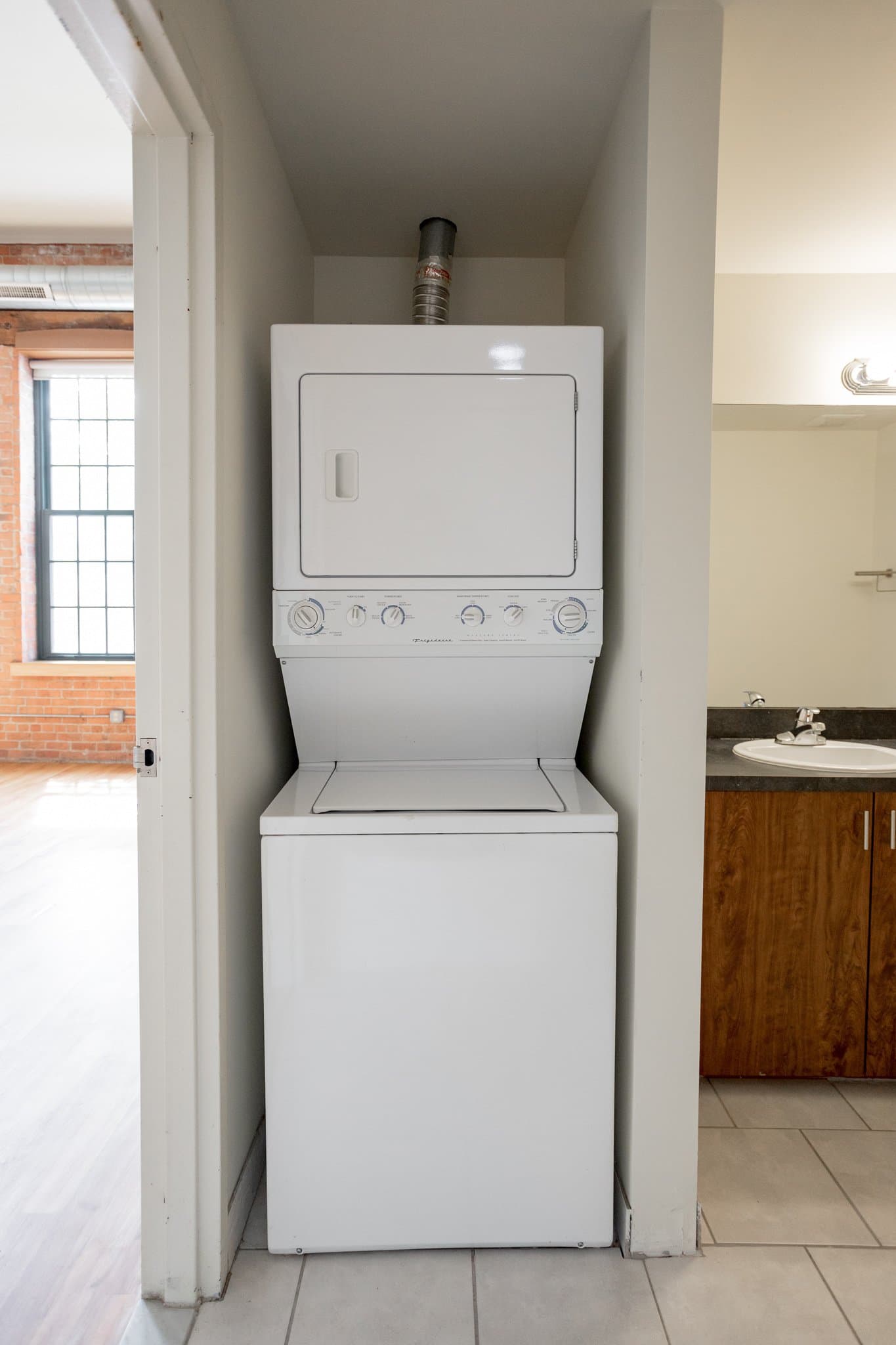 Detroit Apartment: 6200 2nd Ave