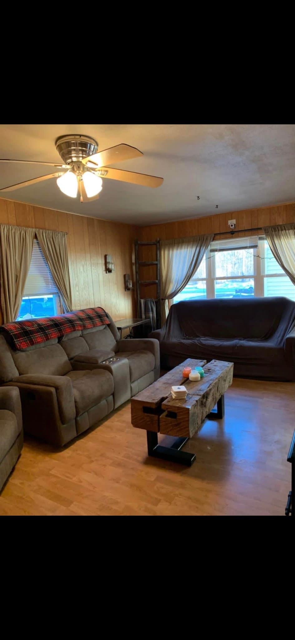 Omro House: 5003 Rivermoor Dr
