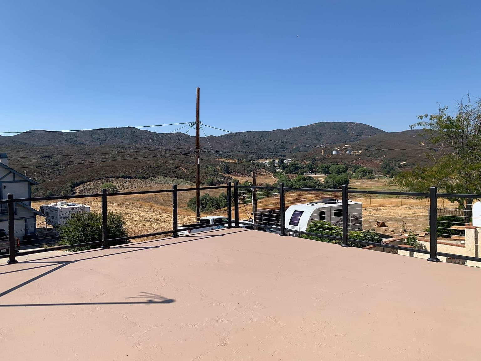 Lake Hughes House: 14425 Hardtree Drive