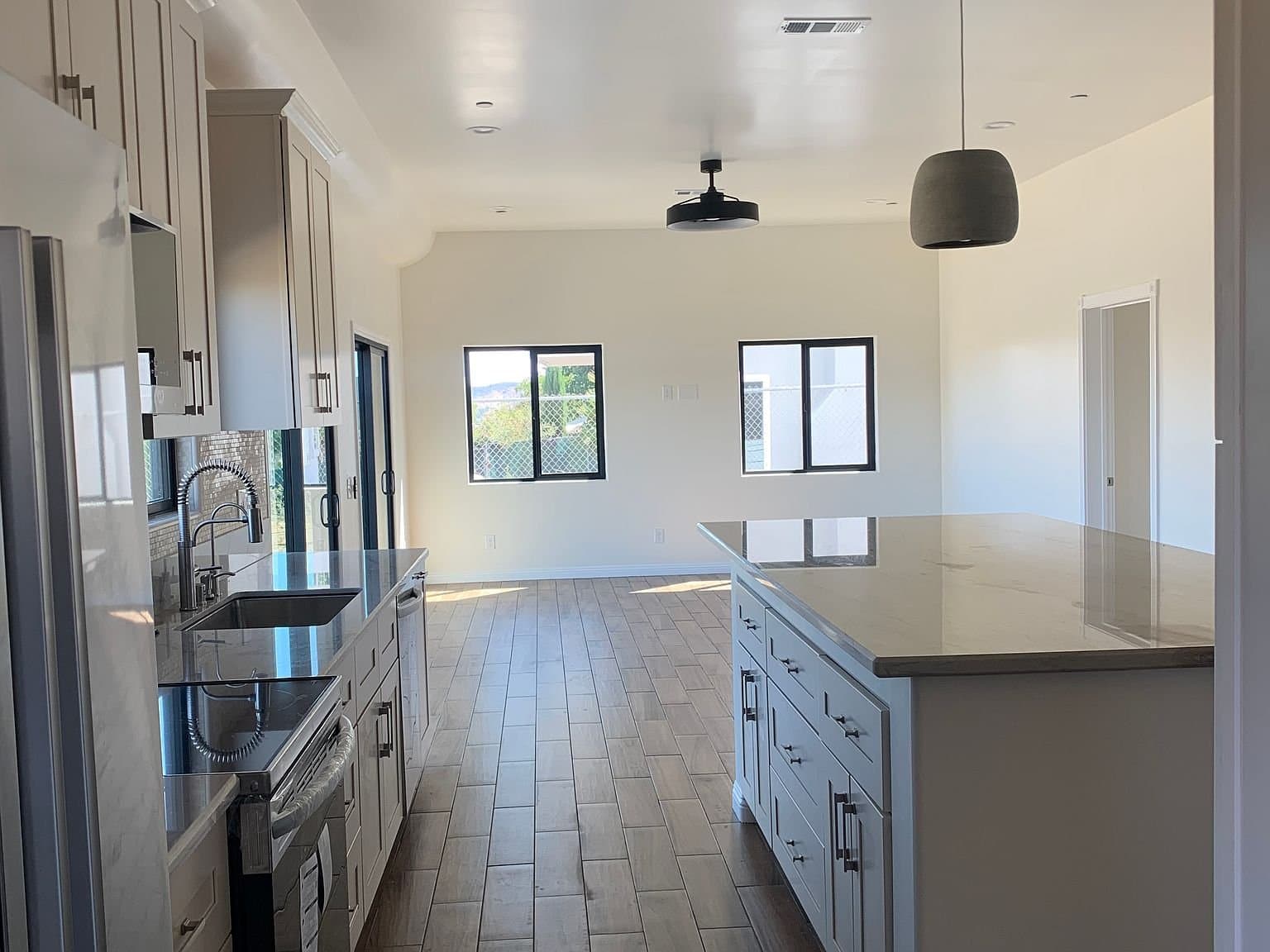 Lake Hughes House: 14425 Hardtree Drive